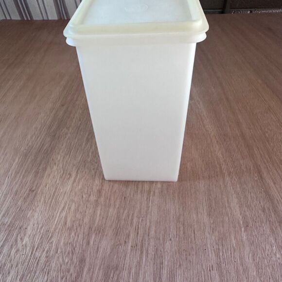 Vintage Tupperware #1314-0 Square Modular Tall Container Off White w/ Lid - Picture 2 of 5